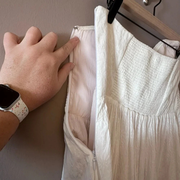 Women's L Kimchi Blue Strapless Cream Color Dress Fit Flare Pleated Sweetheart - Picture 8 of 12